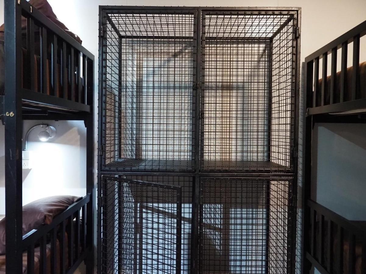Wild Ones Hostel バンコク都 エクステリア 写真