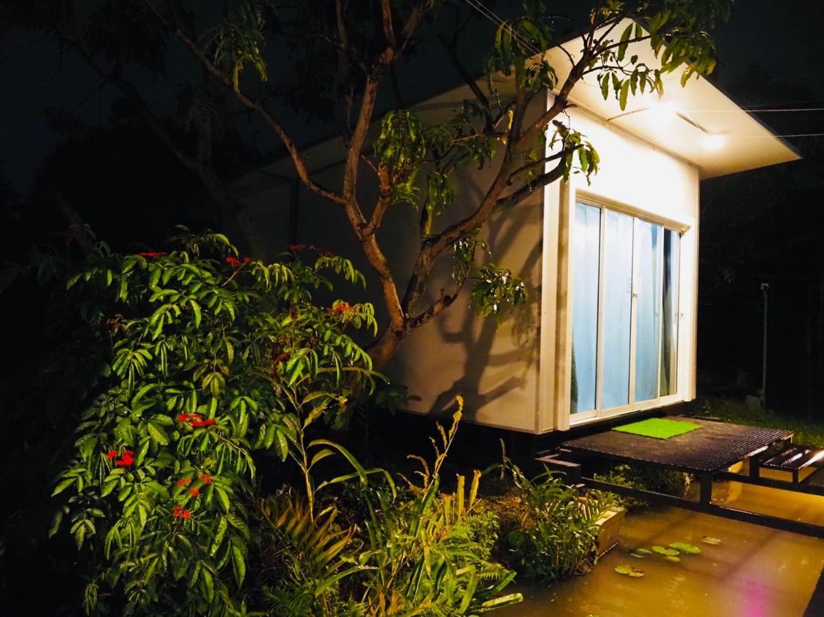 Wild Ones Hostel バンコク都 エクステリア 写真