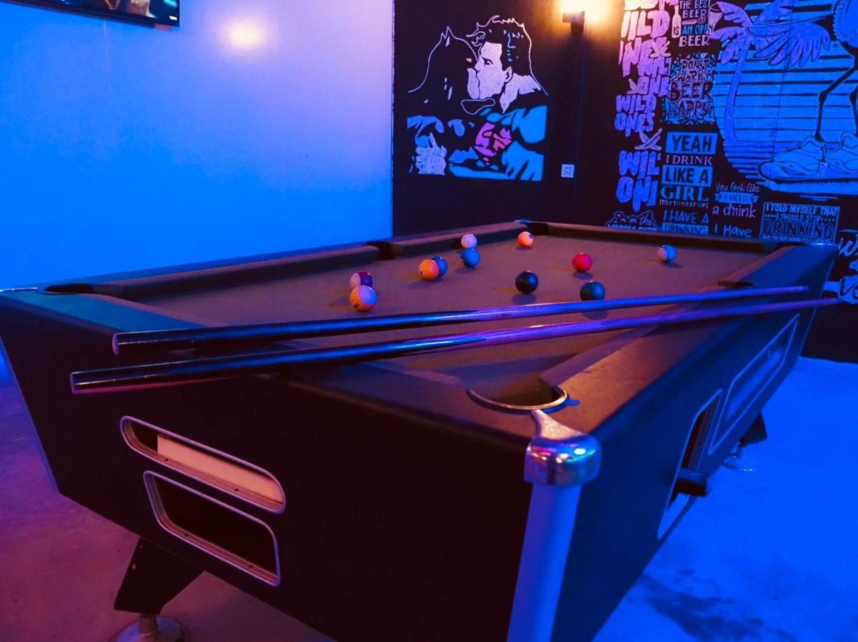 Wild Ones Hostel バンコク都 エクステリア 写真