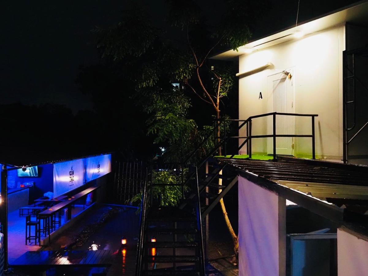 Wild Ones Hostel バンコク都 エクステリア 写真