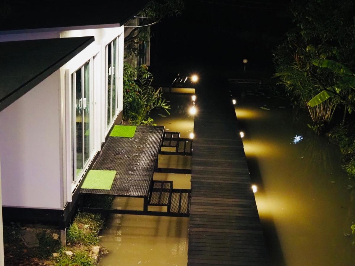 Wild Ones Hostel バンコク都 エクステリア 写真