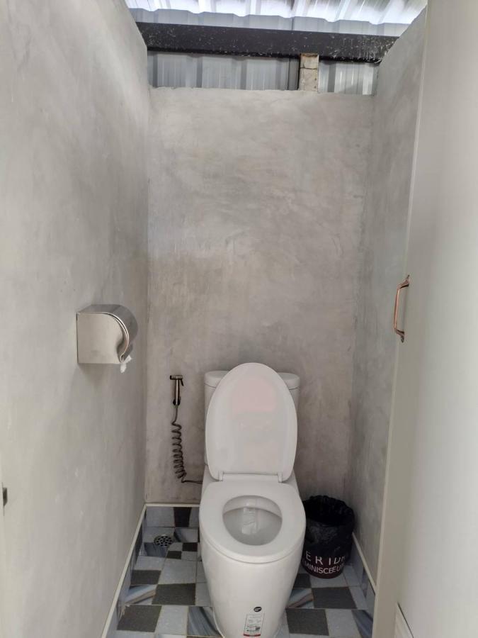 Wild Ones Hostel バンコク都 エクステリア 写真